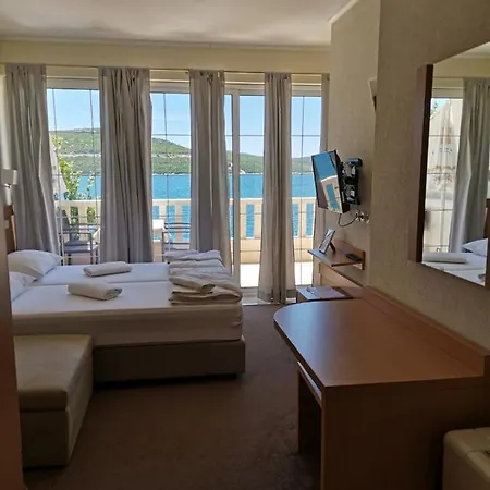 招待所 斯拉夫卡别墅 3*