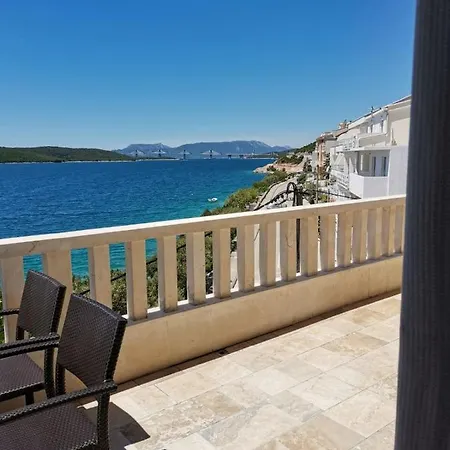 斯拉夫卡别墅 招待所 3*