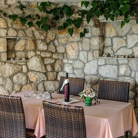 Slavka 3* Neum
