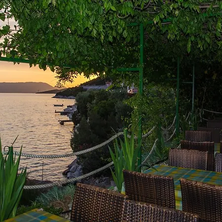 招待所 斯拉夫卡别墅 3*