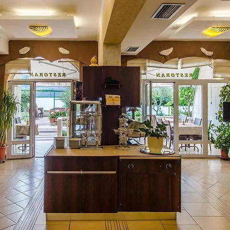 斯拉夫卡别墅 招待所 3*