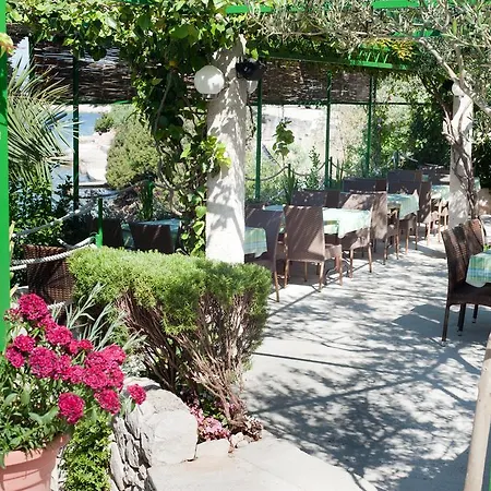 斯拉夫卡别墅 3*