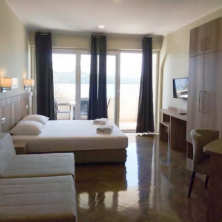 斯拉夫卡别墅 招待所 内乌姆