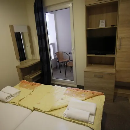 招待所 斯拉夫卡别墅 3*